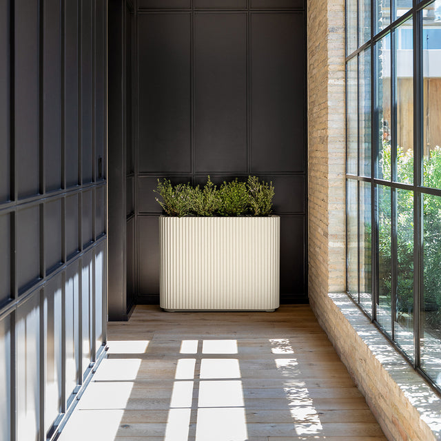 demi span planter