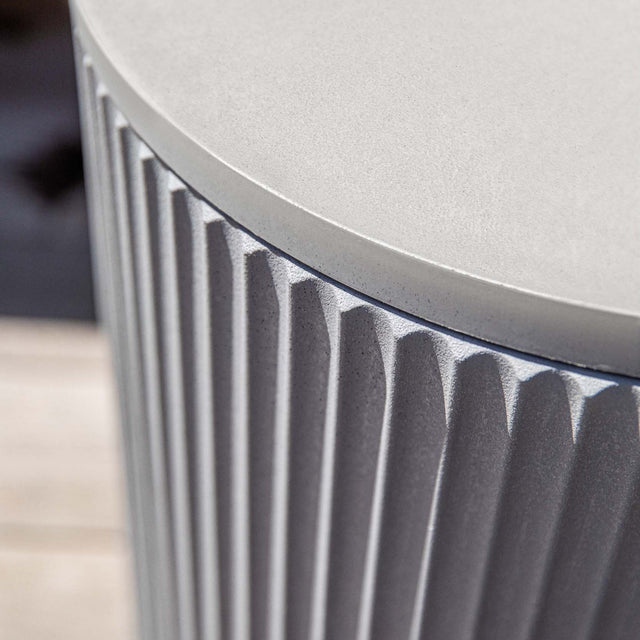 demi chill side table