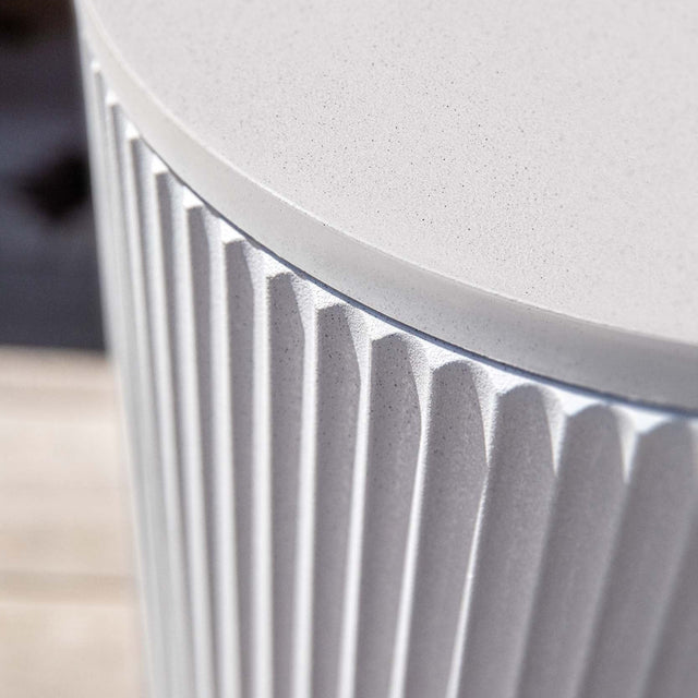 demi chill side table
