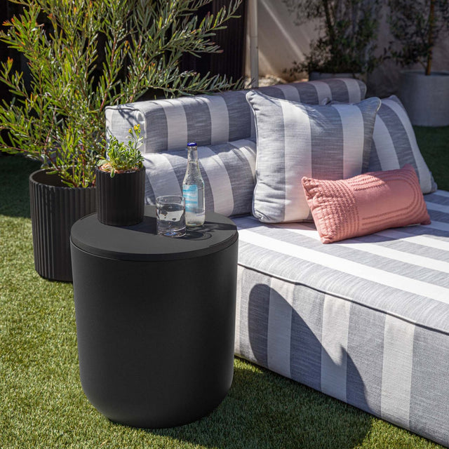 kona chill side table