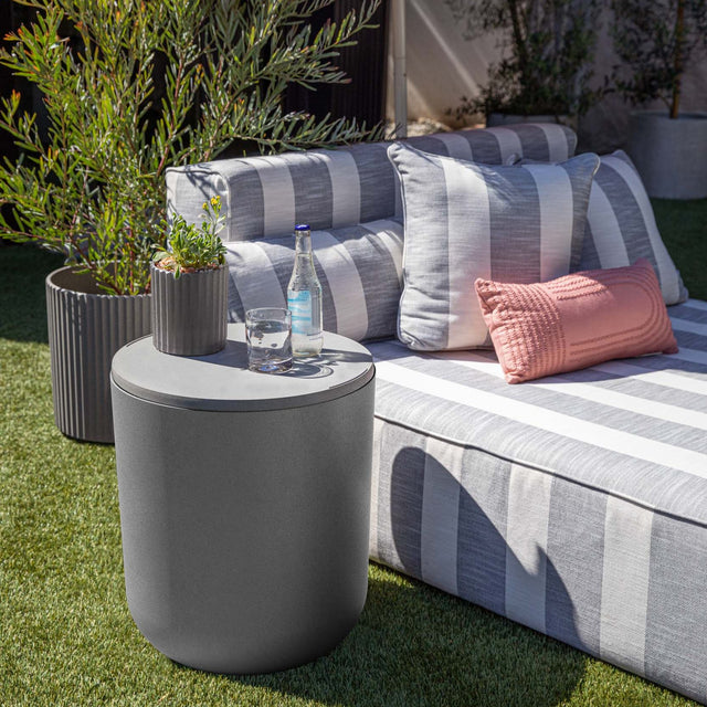 kona chill side table