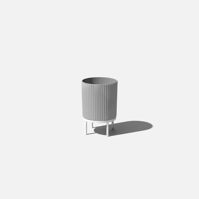 demi raised planter