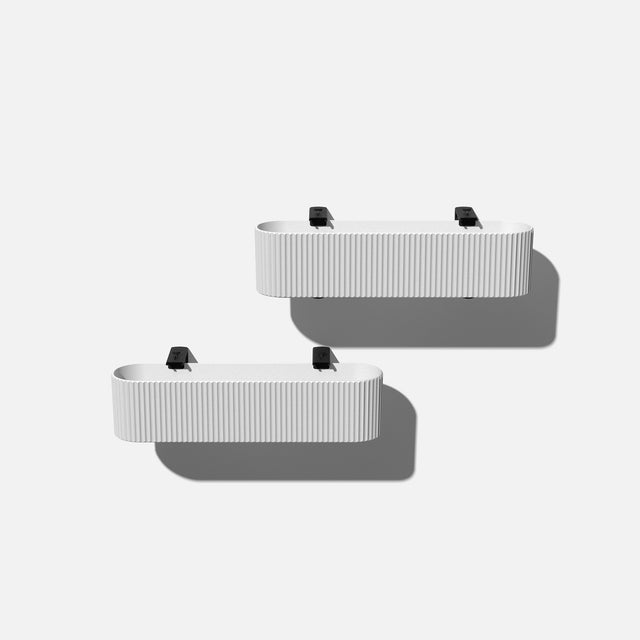 demi railing planter