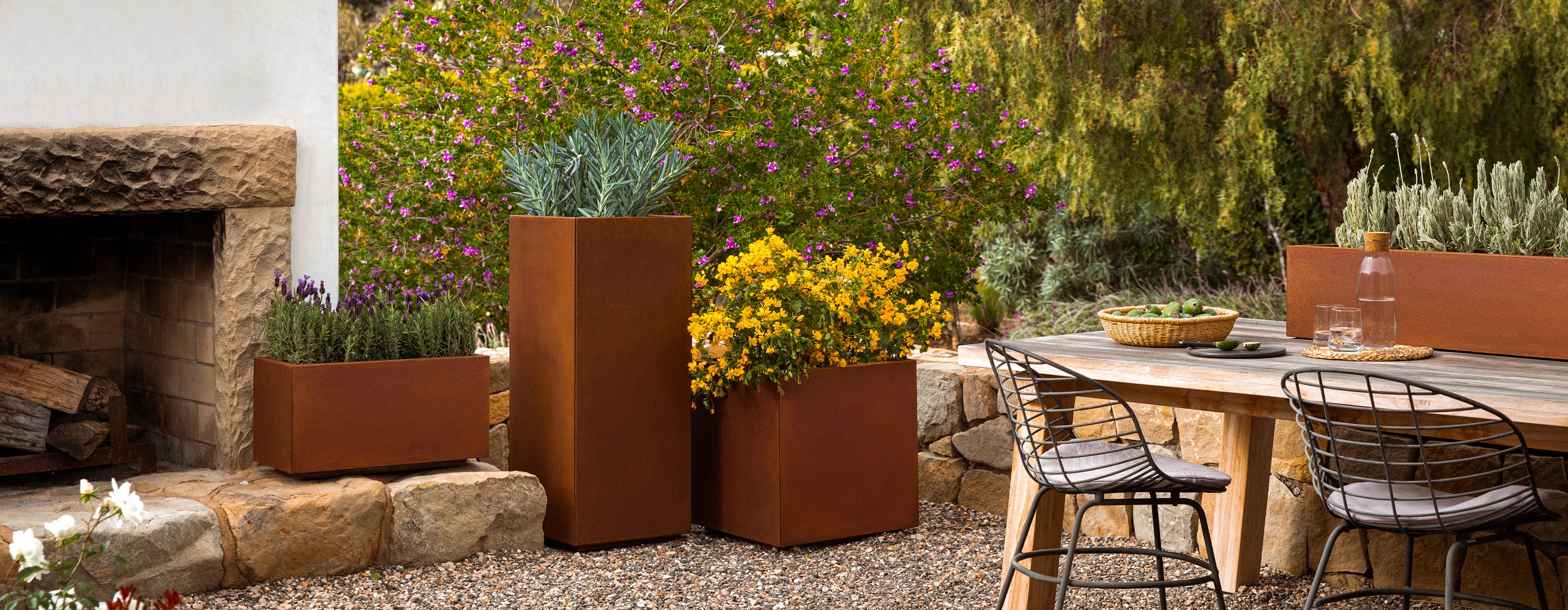 outdoor planters Veradek