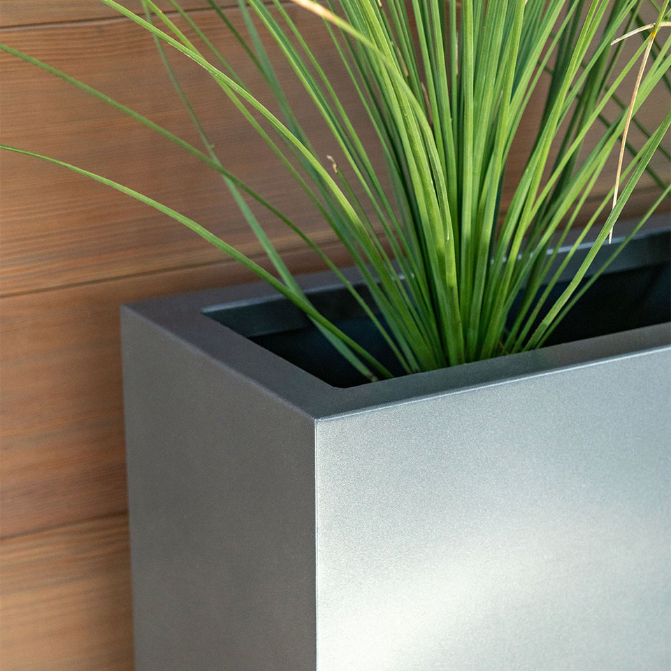 metallic span planter