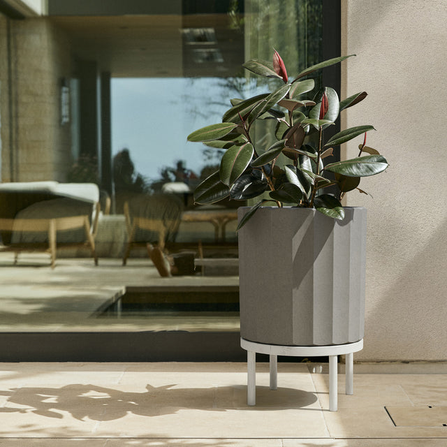 column raised planter