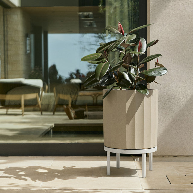column raised planter