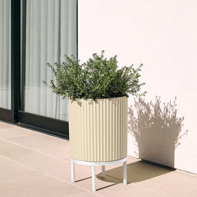 demi raised planter