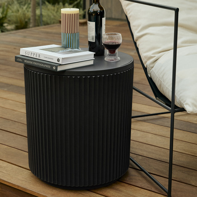 demi chill side table