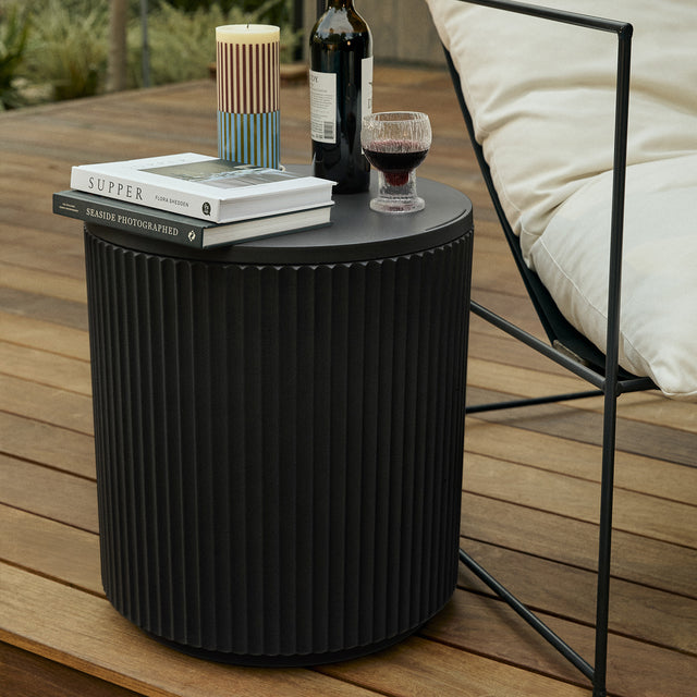 demi chill side table