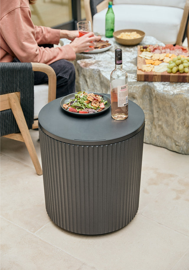 demi chill side table