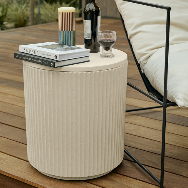 demi chill side table