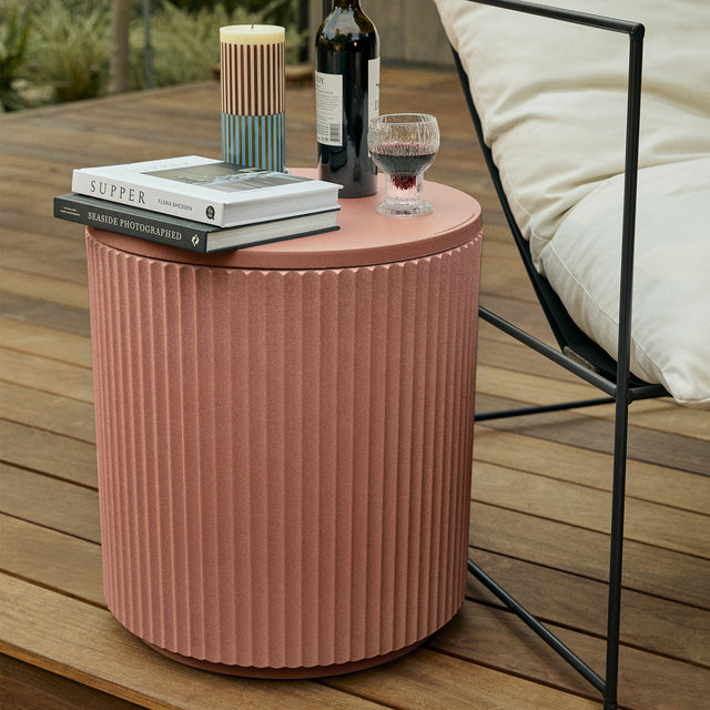 demi chill side table