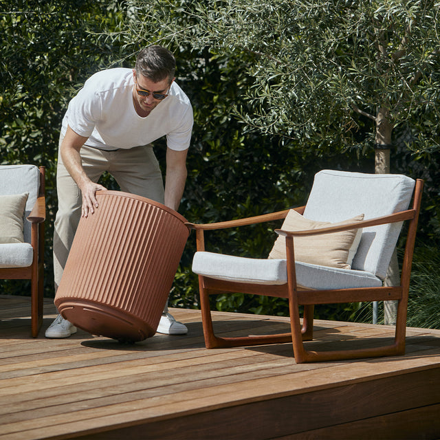 demi chill side table