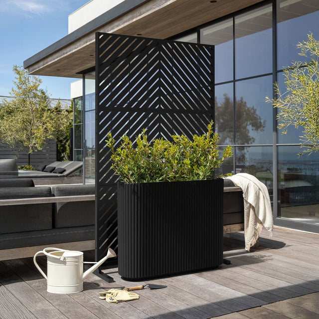 demi span planter with privacy screen set