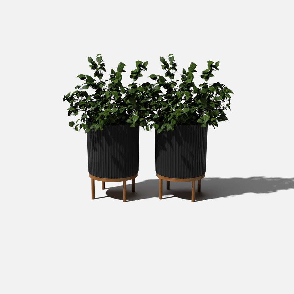 demi raised planter