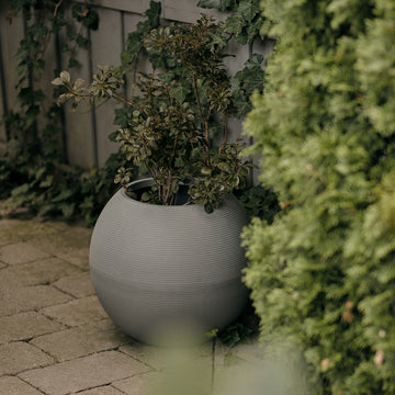 sphere planter – Veradek US