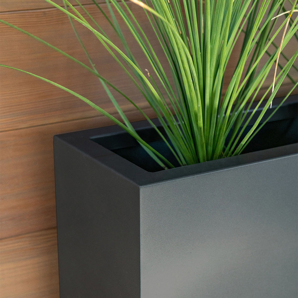 metallic span planter