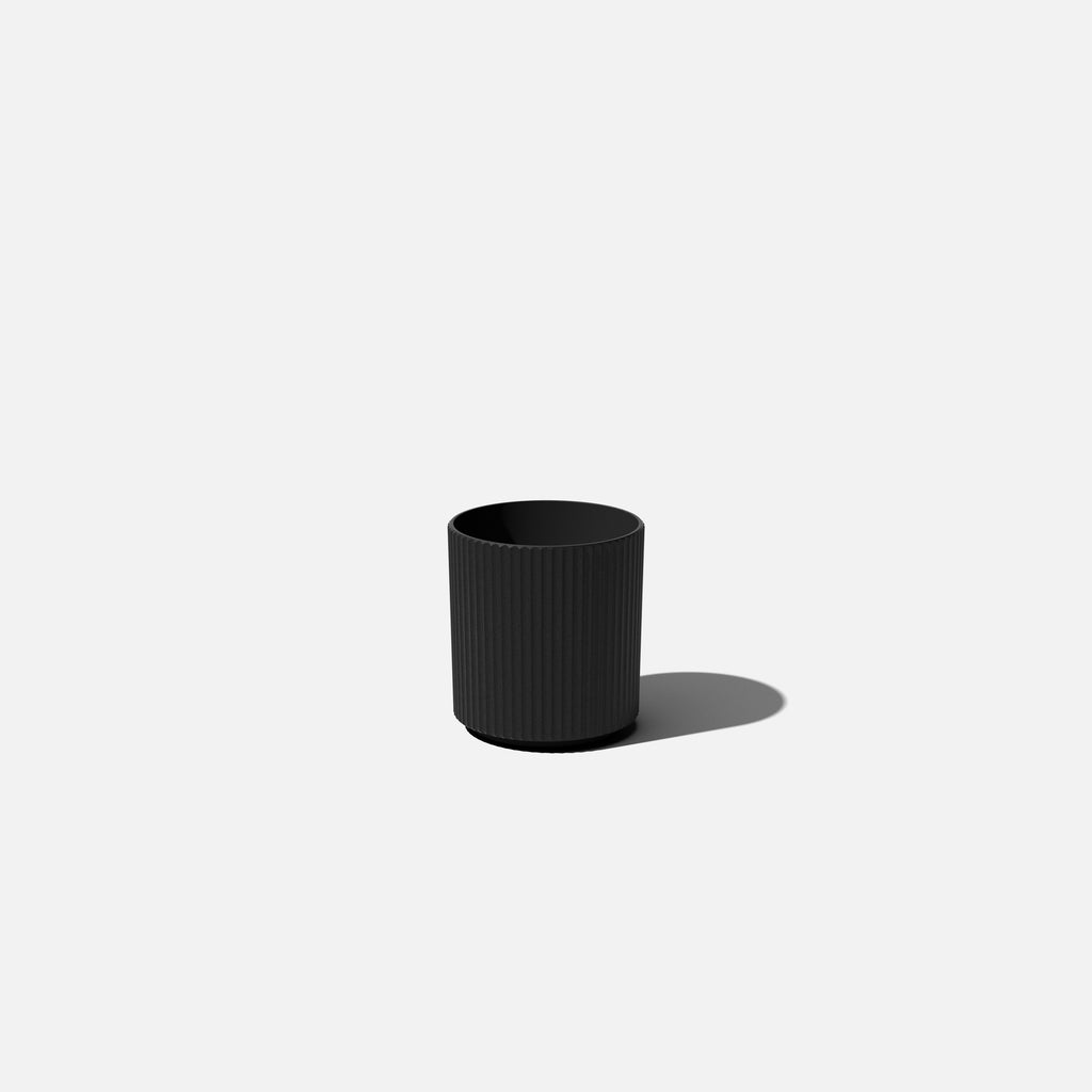 demi planter- 20 in black